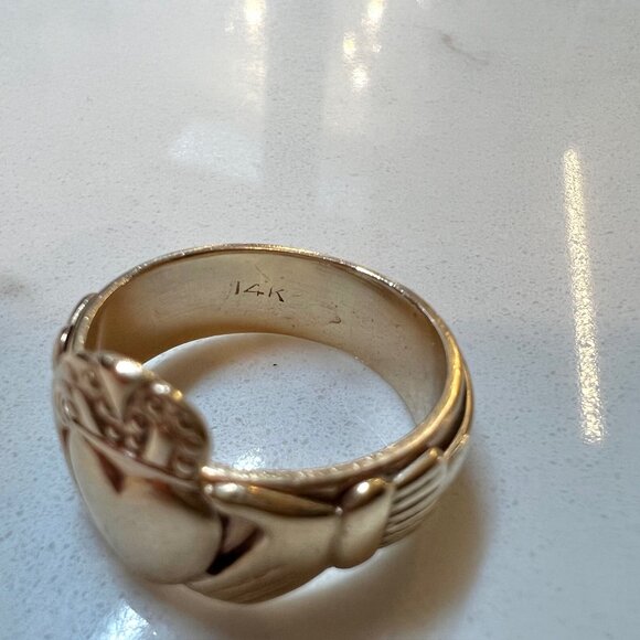 Claddagh Ring 14k Heavy Solid Gold - Picture 4 of 7